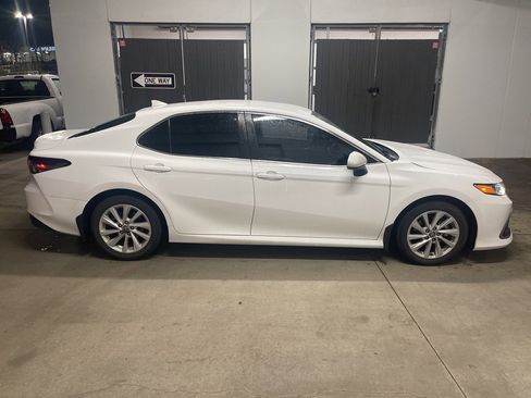 Used 2024 Toyota Camry LE image 3