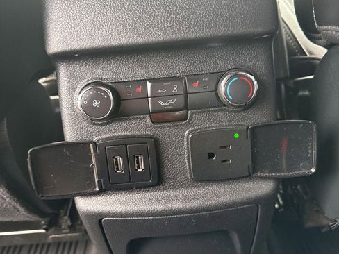 Used 2018 Ford Explorer Platinum AWD/4WD image 29