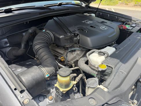 Used 2005 Toyota 4Runner Sport AWD/4WD image 39