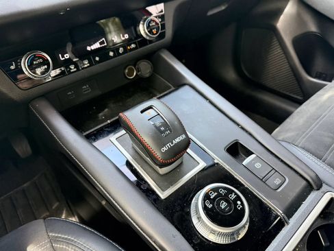 Used 2023 Mitsubishi Outlander SE FWD image 21