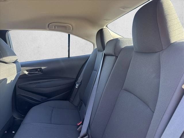 Used 2022 Toyota Corolla LE FWD image 15