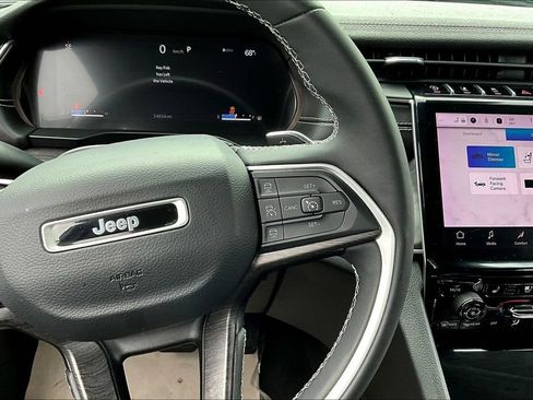Used 2023 Jeep Grand Cherokee L Limited w/ Luxury Tech Group II AWD/4WD image 12
