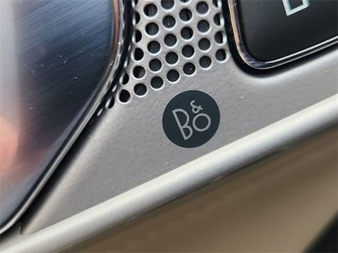 Used 2022 Ford Explorer Limited w/ Equipment Group 301A image 24