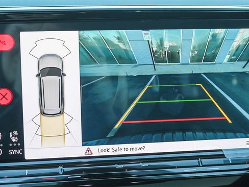 Used 2025 Volkswagen Atlas Peak Edition SE image 24