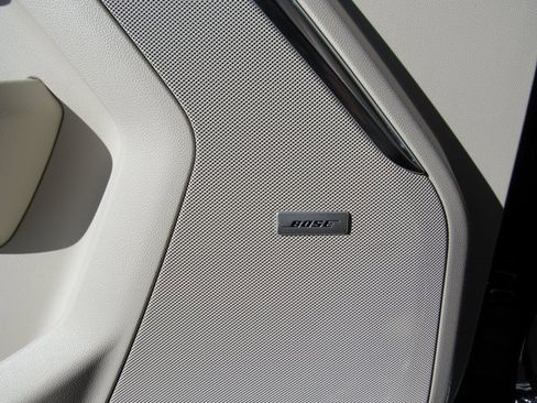 New 2026 GMC Yukon XL Denali w/ Denali Reserve Package image 13