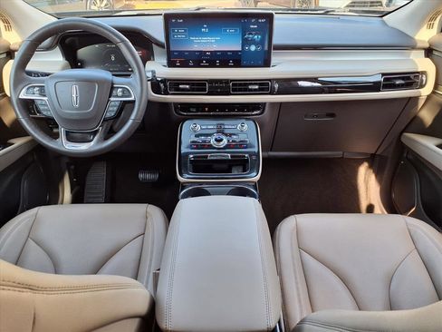 Used 2022 Lincoln Nautilus FWD image 15