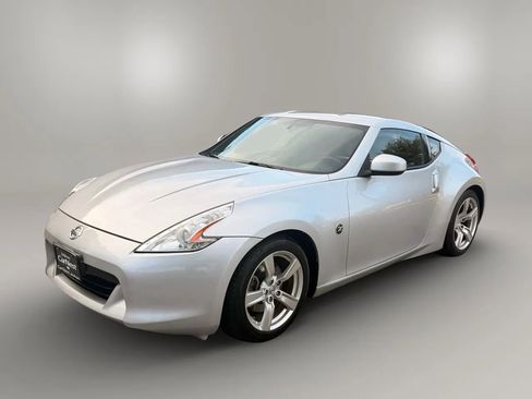 Used 2012 Nissan 370Z Coupe RWD image 8
