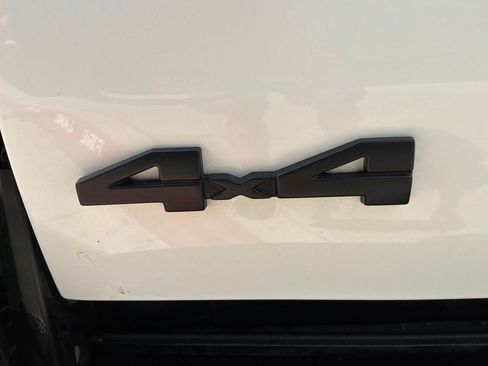 Used 2025 Toyota Tacoma SR5 AWD/4WD image 10