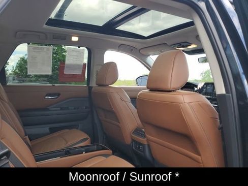 Certified 2023 Nissan Pathfinder Platinum AWD/4WD image 17