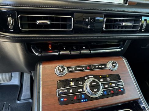 Used 2022 Lincoln Aviator Reserve w/ Equipment Group 201A AWD/4WD image 30