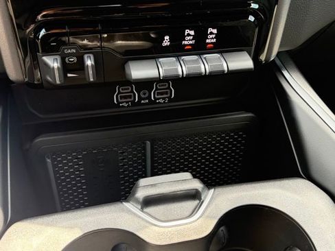 New 2026 RAM 1500 Big Horn AWD/4WD image 23