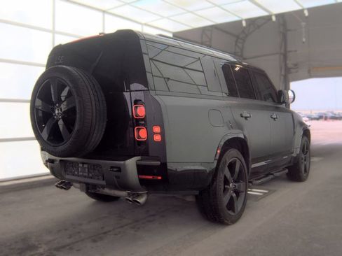 Used 2025 Land Rover Defender 130 V8 AWD/4WD image 3