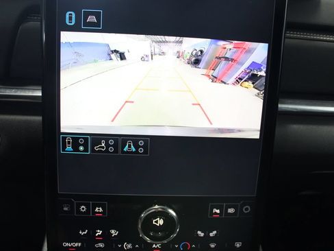 Used 2025 GMC Terrain Elevation w/ Technology Package II AWD/4WD image 16