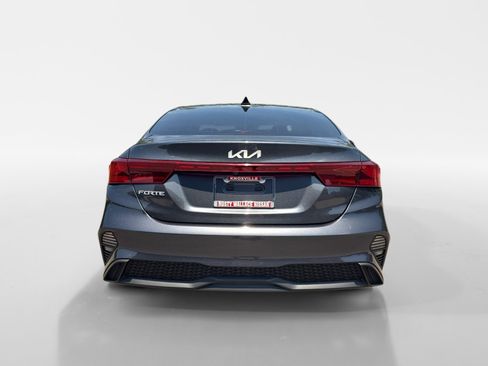 Used 2024 Kia Forte LXS w/ LXS Technology Package FWD image 4