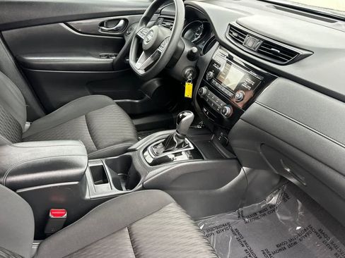 Used 2017 Nissan Rogue S FWD image 17