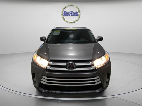 Used 2018 Toyota Highlander XLE image 7