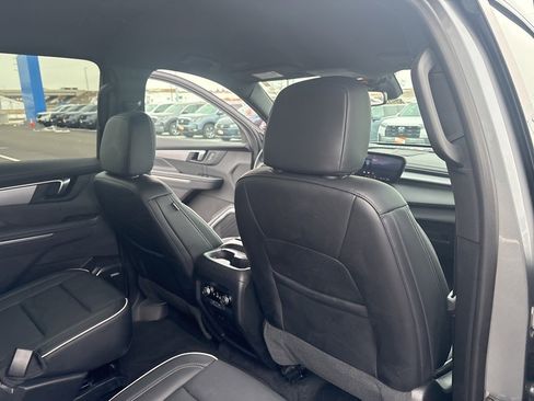 Used 2025 Buick Enclave Preferred image 18