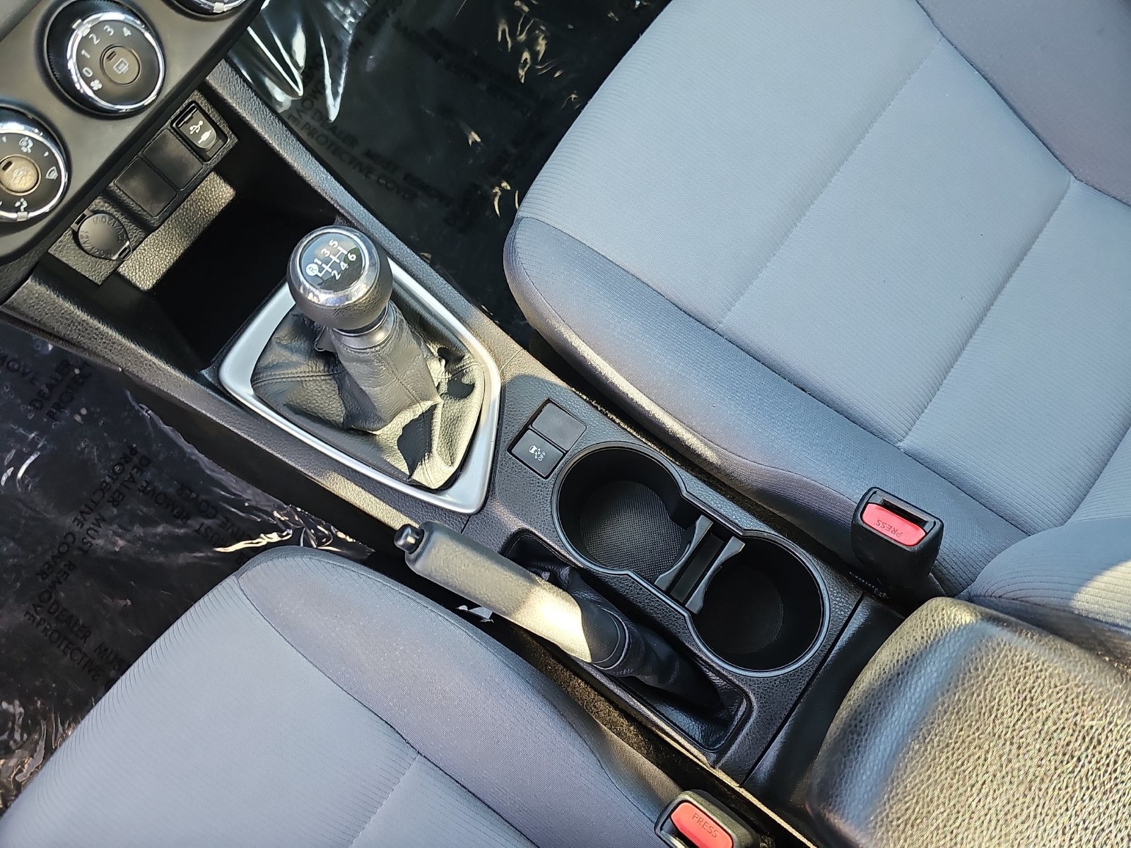 Used 2015 Toyota Corolla L FWD image 24