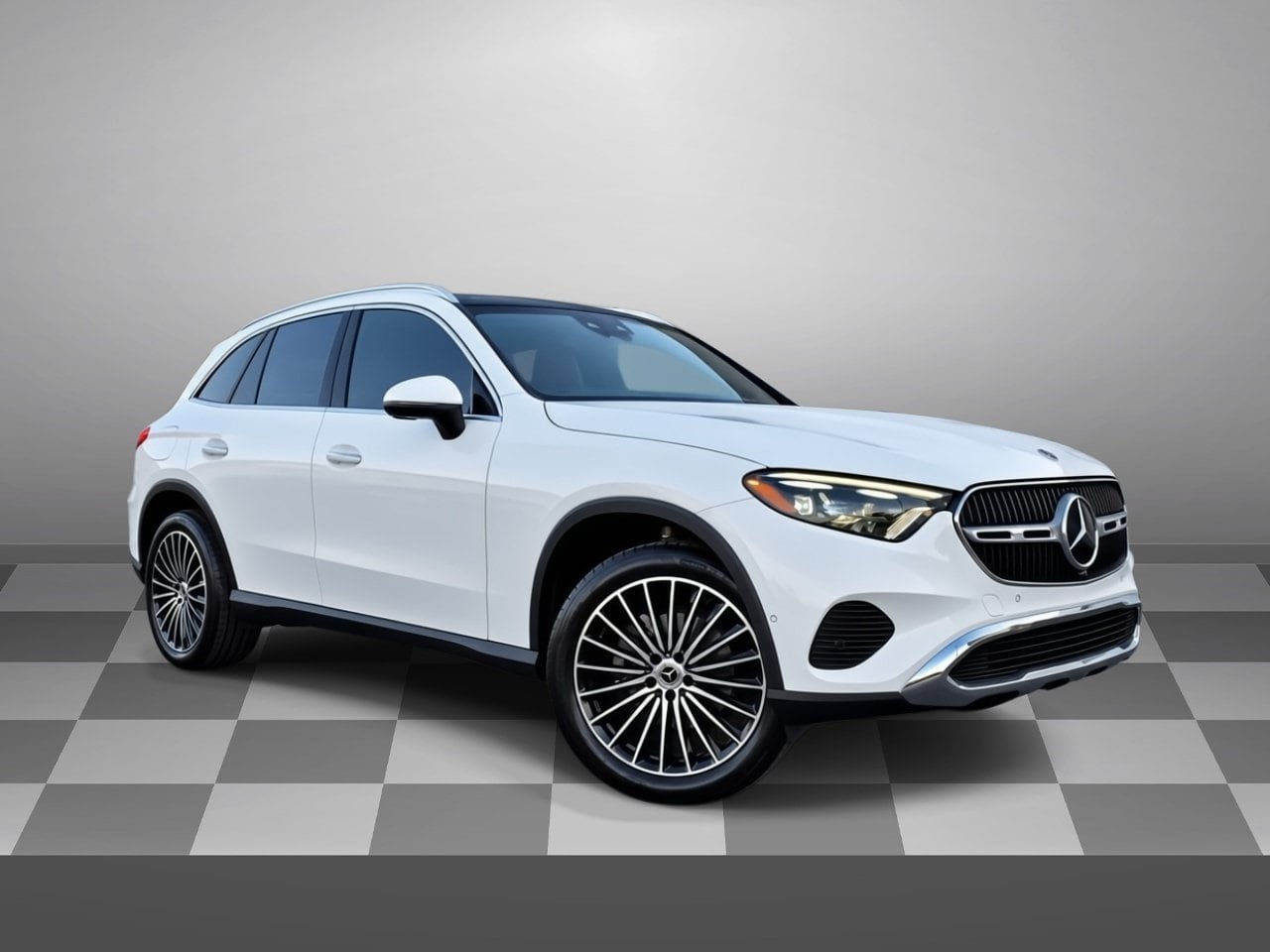 Used 2026 Mercedes-Benz GLC 300 4MATIC image 1