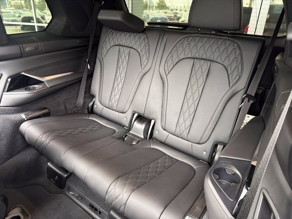 Used 2025 BMW X7 M60i AWD/4WD image 15