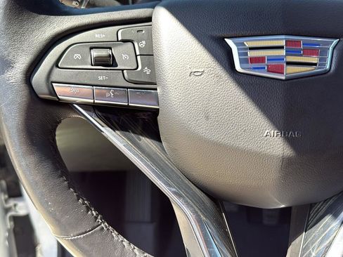 Used 2021 Cadillac XT6 Premium Luxury image 15