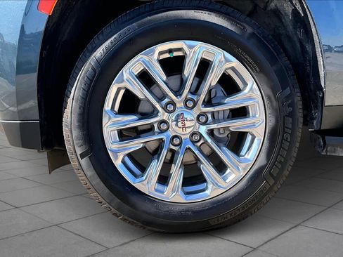 Used 2021 GMC Yukon SLT w/ SLT Premium Package image 10