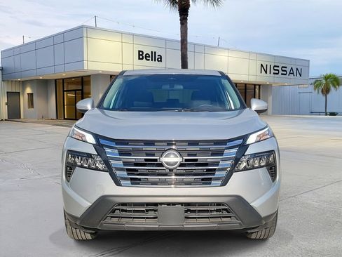 Certified 2025 Nissan Rogue SV FWD image 11