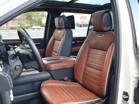 Used 2023 GMC Yukon XL Denali Ultimate image 15