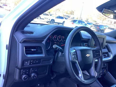 Used 2023 Chevrolet Suburban LS image 9