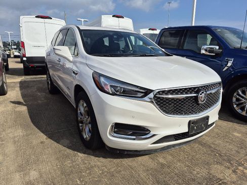 Used 2020 Buick Enclave Avenir w/ Avenir Technology Package image 2