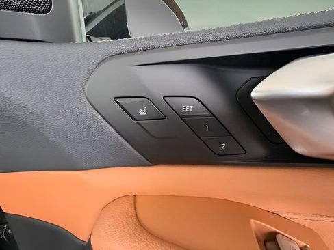 Used 2022 BMW X7 xDrive40i w/ Executive Package image 48