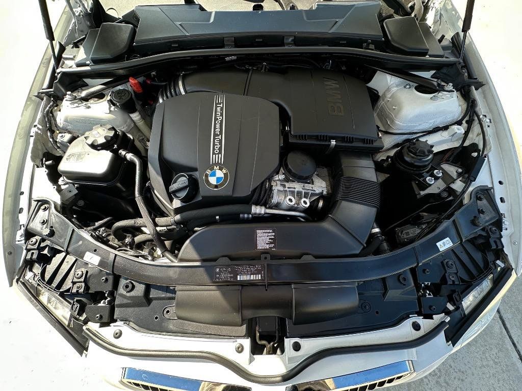 Used 2013 BMW 335i Convertible RWD image 8