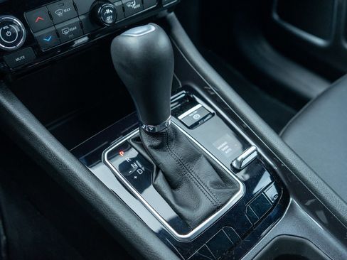 Used 2025 Jeep Compass Latitude image 20