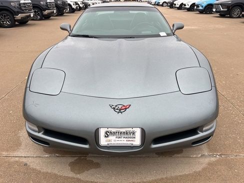 Used 2004 Chevrolet Corvette Coupe w/ Roof Package image 10