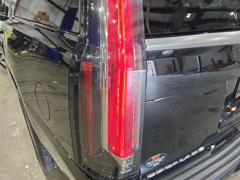 Used 2016 Cadillac Escalade ESV Premium image 35