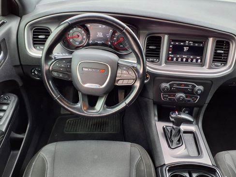Used 2020 Dodge Charger SXT w/ Blacktop Package image 13