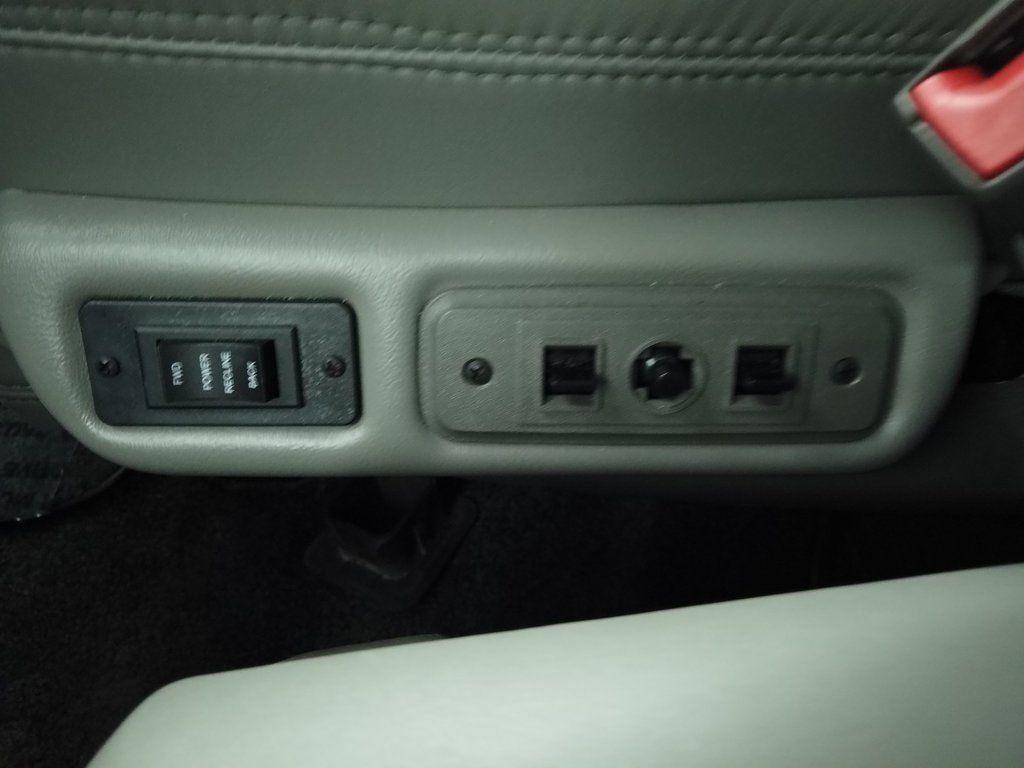 Used 2020 GMC Savana 2500 Extended w/ Enhanced Convenience Package RWD image 27