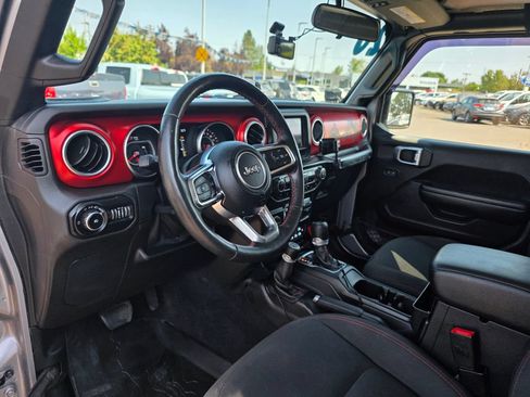 Used 2020 Jeep Wrangler Unlimited Rubicon w/ LED Lighting Group AWD/4WD image 10