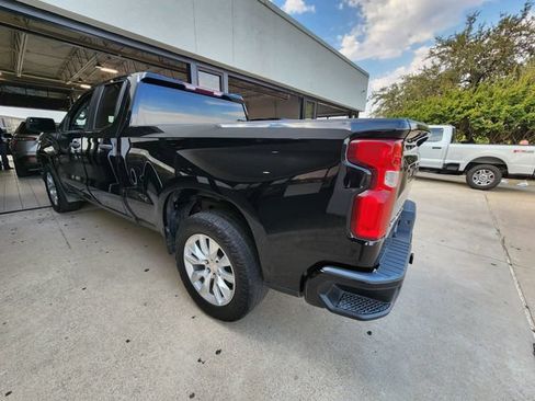 Used 2020 Chevrolet Silverado 1500 Custom w/ Custom Value Package RWD image 4