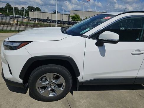 Used 2024 Toyota RAV4 XLE FWD image 11