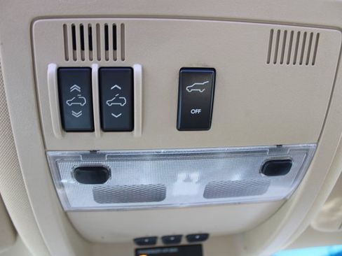 Used 2011 Chevrolet Suburban LTZ image 14