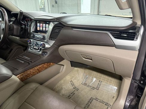 Used 2015 Chevrolet Suburban LTZ AWD/4WD image 38