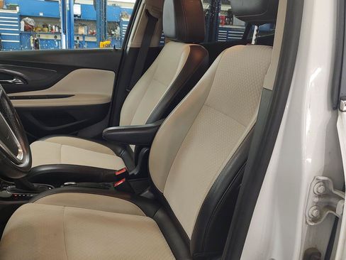 Used 2020 Buick Encore Preferred AWD/4WD image 2