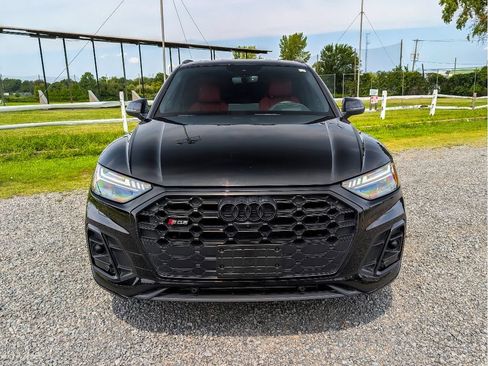 Used 2023 Audi SQ5 Prestige w/ Prestige Package AWD/4WD image 2