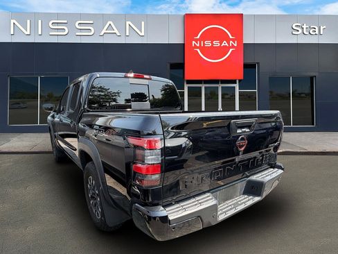 Used 2024 Nissan Frontier PRO-4X w/ Technology Package AWD/4WD image 4