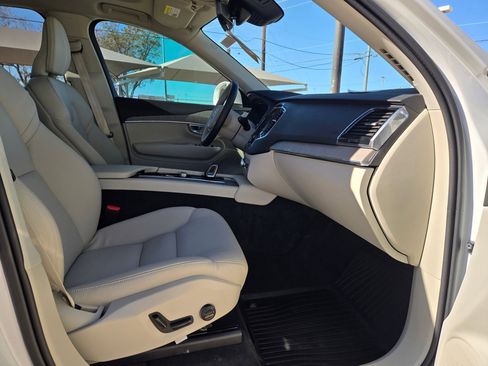 Used 2025 Volvo XC90 B5 Plus w/ Protection Package Premier image 30