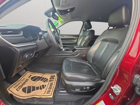 Used 2022 Jeep Grand Cherokee L Limited image 10