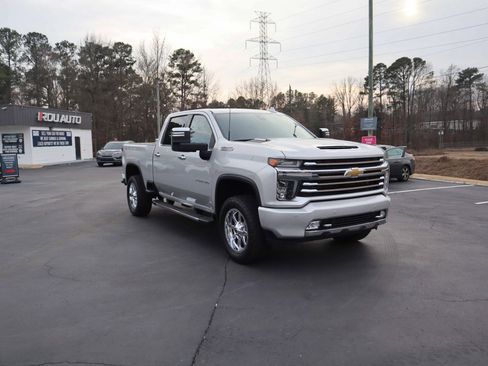 Used 2020 Chevrolet Silverado 2500 High Country w/ Z71 Off-Road Package image 12