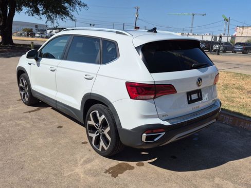 Used 2022 Volkswagen Taos SEL w/ Panoramic Sunroof Package AWD/4WD image 7
