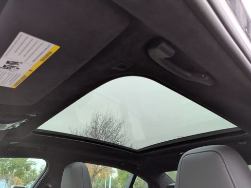 Used 2026 BMW M5 w/ Executive Package image 28